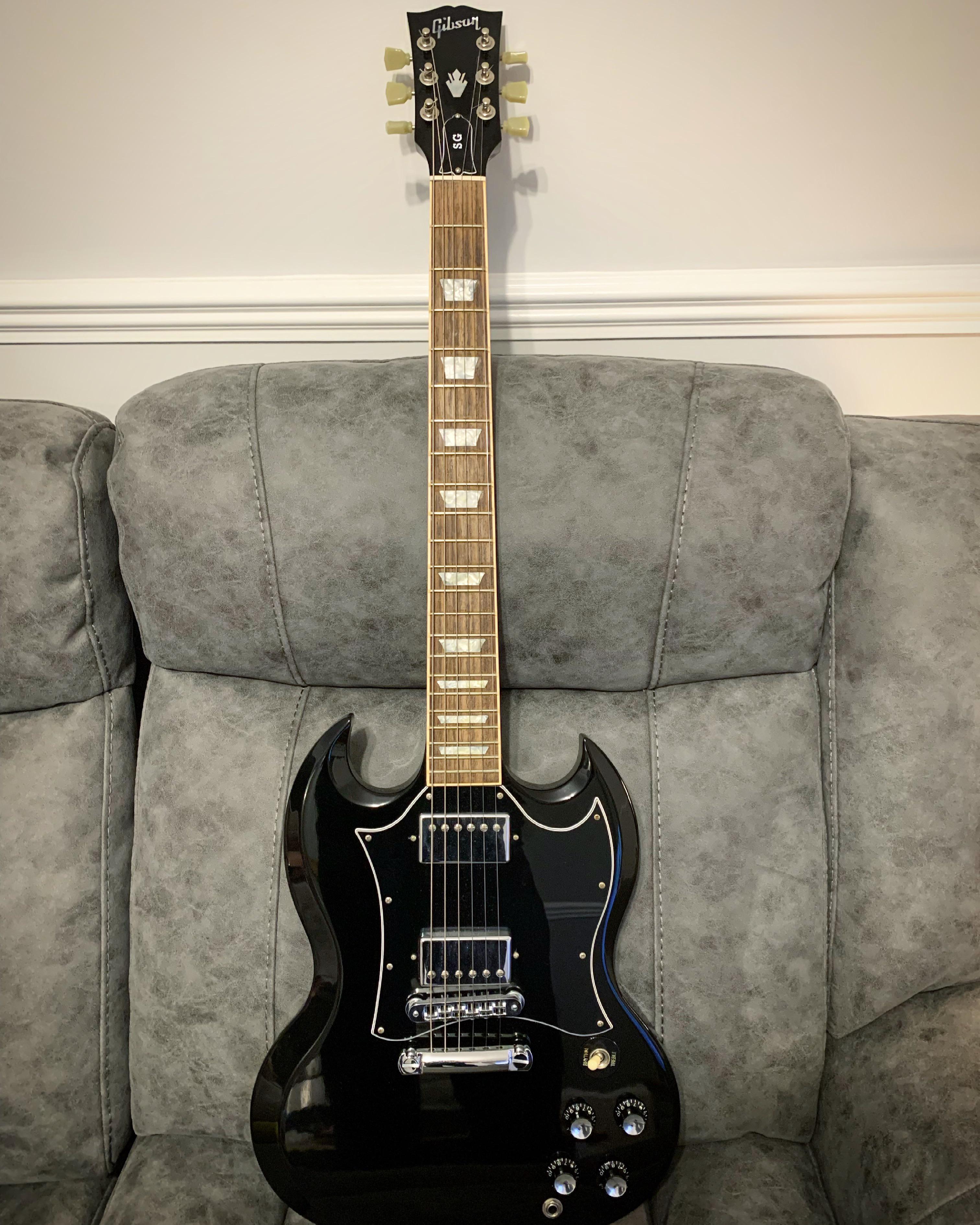 Picked up this 2004 SG Standard this evening. Love it! : r/gibson