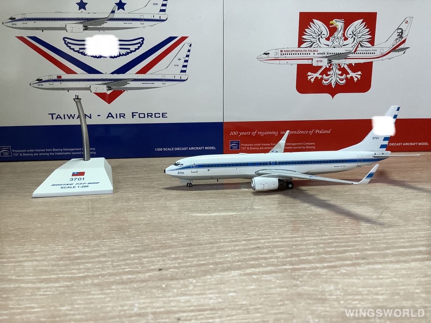 台湾空軍 737-800 3701 1/200 台湾空軍 737-800 3701 1/200