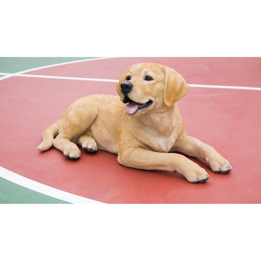 置物 彫像 横になって休んでいる ラブラドールレトリバー の像 犬