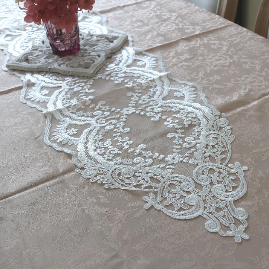 テーブルセンタークロス レース おしゃれ 花 刺繍 かわいい ランチョン