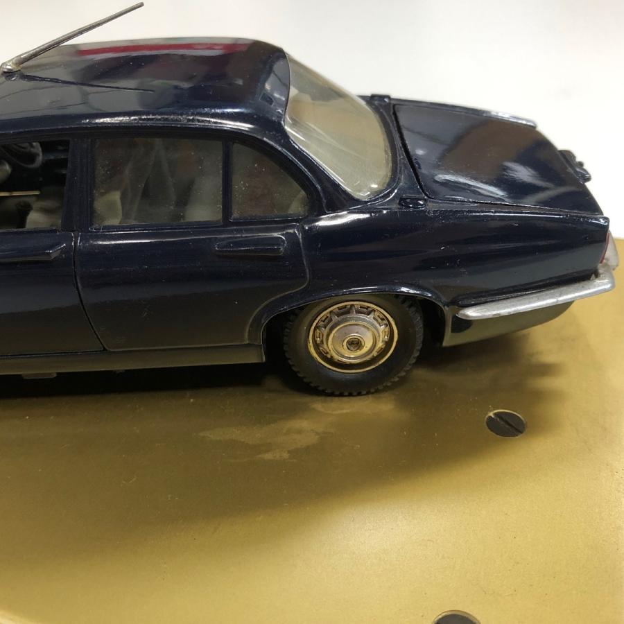 JAGUAR（ジャガー） 現品 ジャガーミニカーライター付き 灰皿 : ミニ