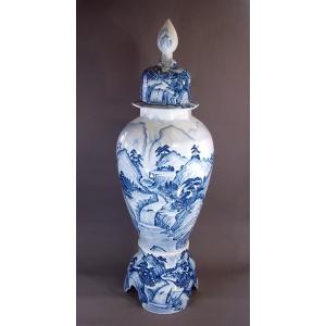 有田焼 染付蛸唐草鶴首花瓶｜陶芸作家 藤井錦彩 作 : 有田焼 藤井錦彩