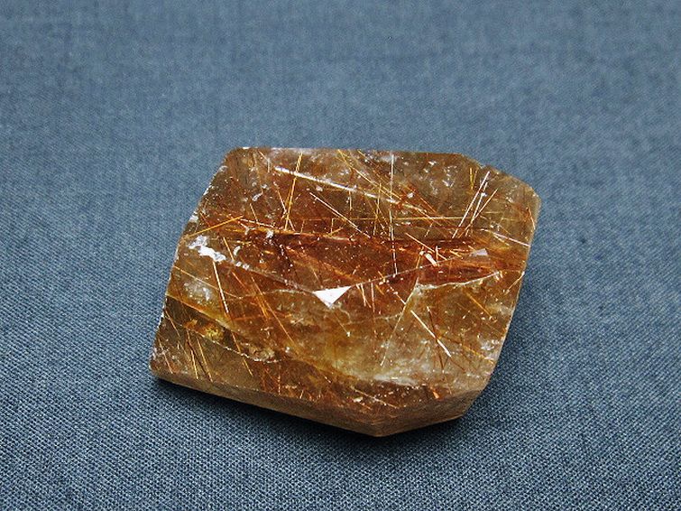 金針ルチル水晶 原石[t725-2284]