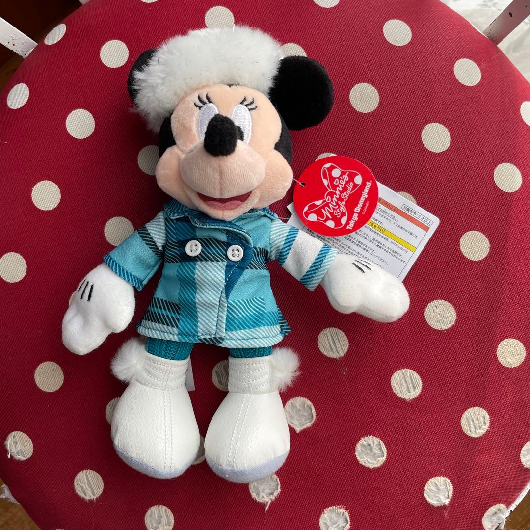 ☆タグ付き美品☆TDR ミニーのスタイルスタジオ ぬいぐるみバッジ 冬
