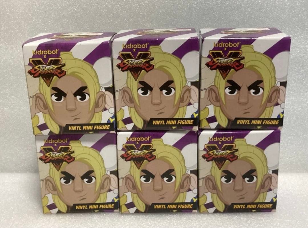 海外限定　Kidrobot　ストリートファイターV　フィギュア　6個セット　希少 Kidrobot x Street Fighter V Mini Series: (1 Blind Box)