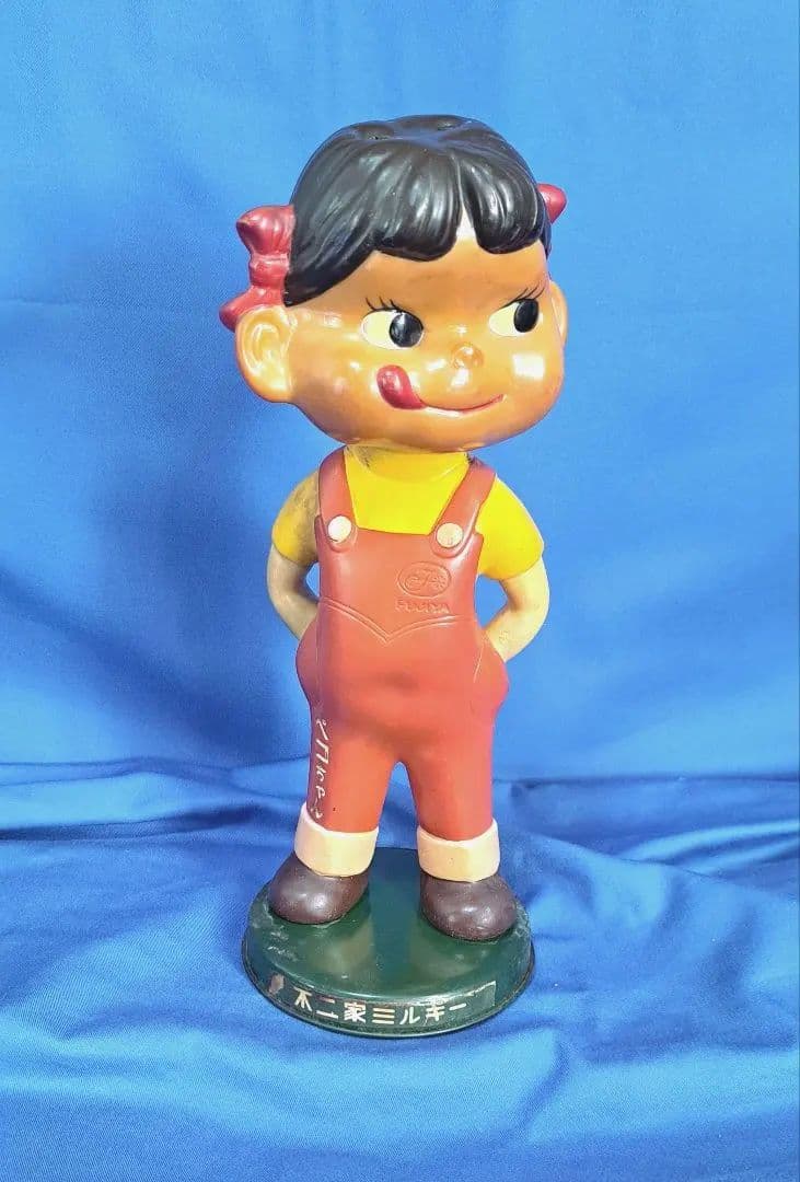 不二家のペコちゃん人形　アンティーク 楽天市場】〇【 不二家 ペコちゃん 】『陶器製 ビスクドール』人形