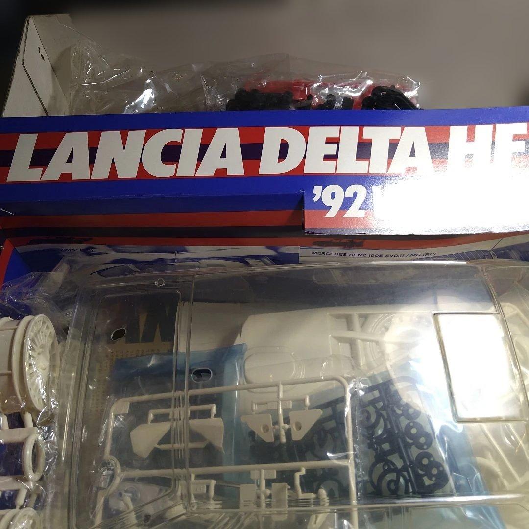 難有 ラジコンカー タミヤ ランチアデルタHFインテグラーレ'92WRC優勝