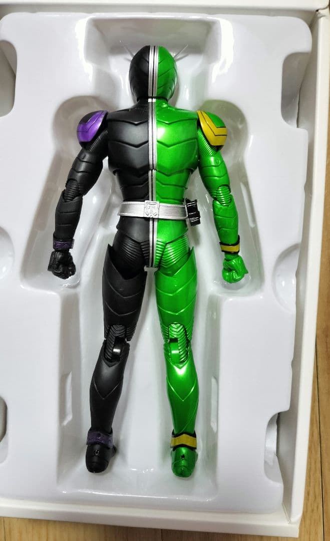 S.H.Figuarts (真骨彫製法) 仮面ライダーW & ハードボイルダー
