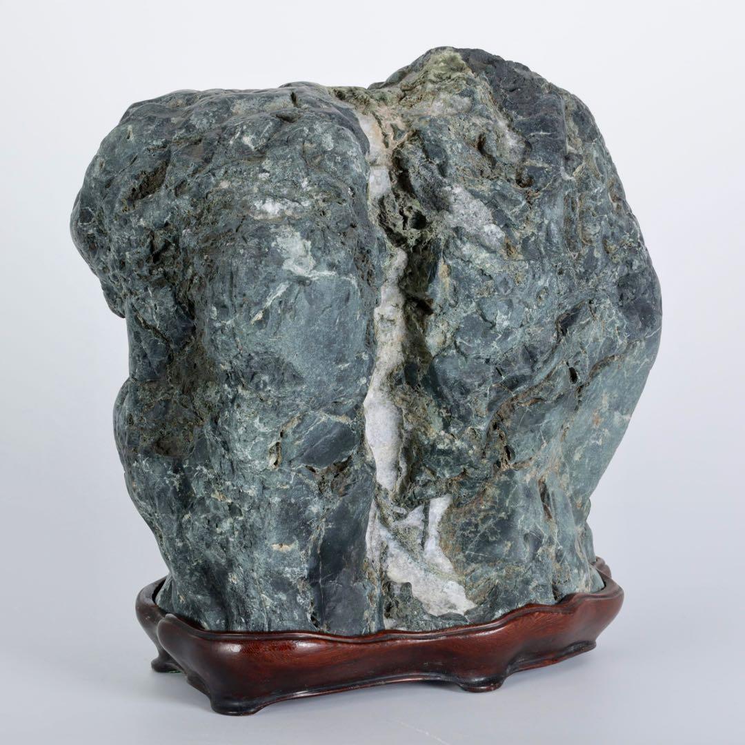滝石 水石 添景 在銘台座付 12.5kg 盆石 鑑賞石 天然石 遠山石 飾石