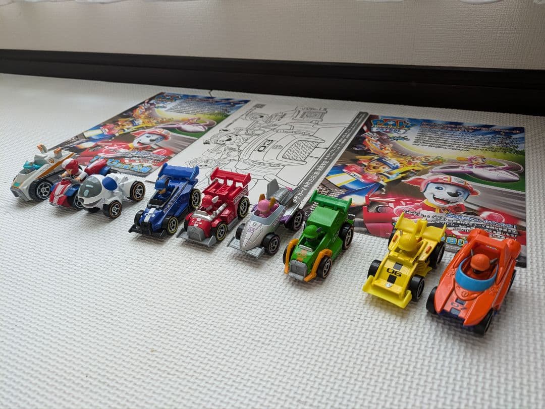パウパトロール　ダイキャスト　ビーグル　カーレース大作戦など パウ・パトロール ダイキャストビークル ギフトパック (ダイノver