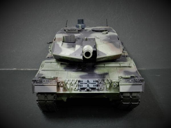 Henglong（ヘンロン）1/16 レオパルト2 A6 技術基準適合証明済 - メルカリ