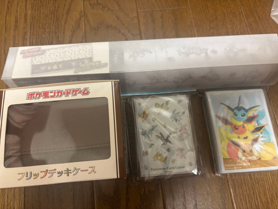 イーブイフレンズ　プレイマット　フリップカードケース　カードスリーブ　セット ポケモンカードゲーム 海外限定 プレイマットケース イーブイズ (中国