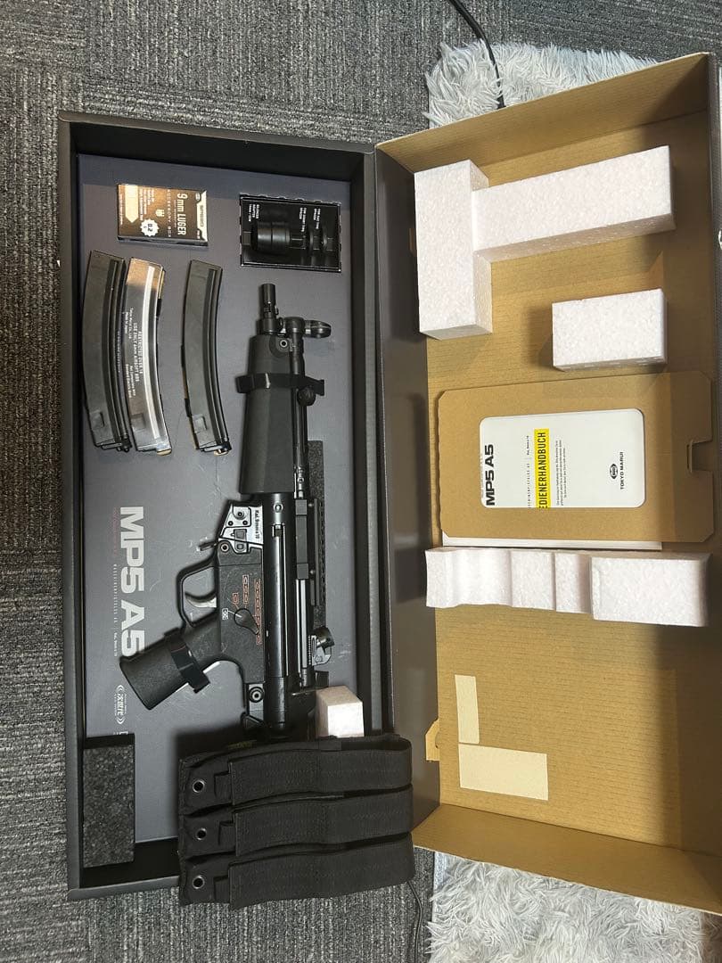 次世代電動ガンMP5 A5 トイガン リポバッテリー　　　300連マガジン TOKYO MARUI（東京マルイ） MP5 A5 次世代電動ガン 純正 リポ