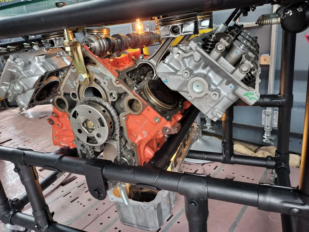 ダッヂチャレンジャーV8 6.4L エンジンカウンターテーブル エンジンテーブル