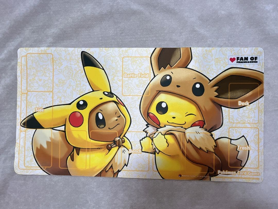 ポケモンカード ラバープレイマット ポンチョピカチュウ＆イーブイ