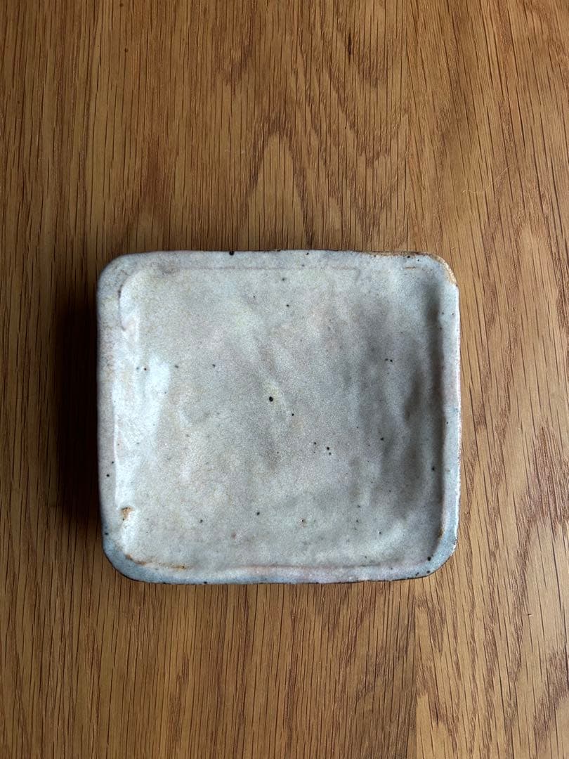 小野哲平さん　角皿 小野哲平さんの 角皿 ¥4400 11×10cm 飯碗 ¥5500 口径11.8高さ5.8cm 6寸