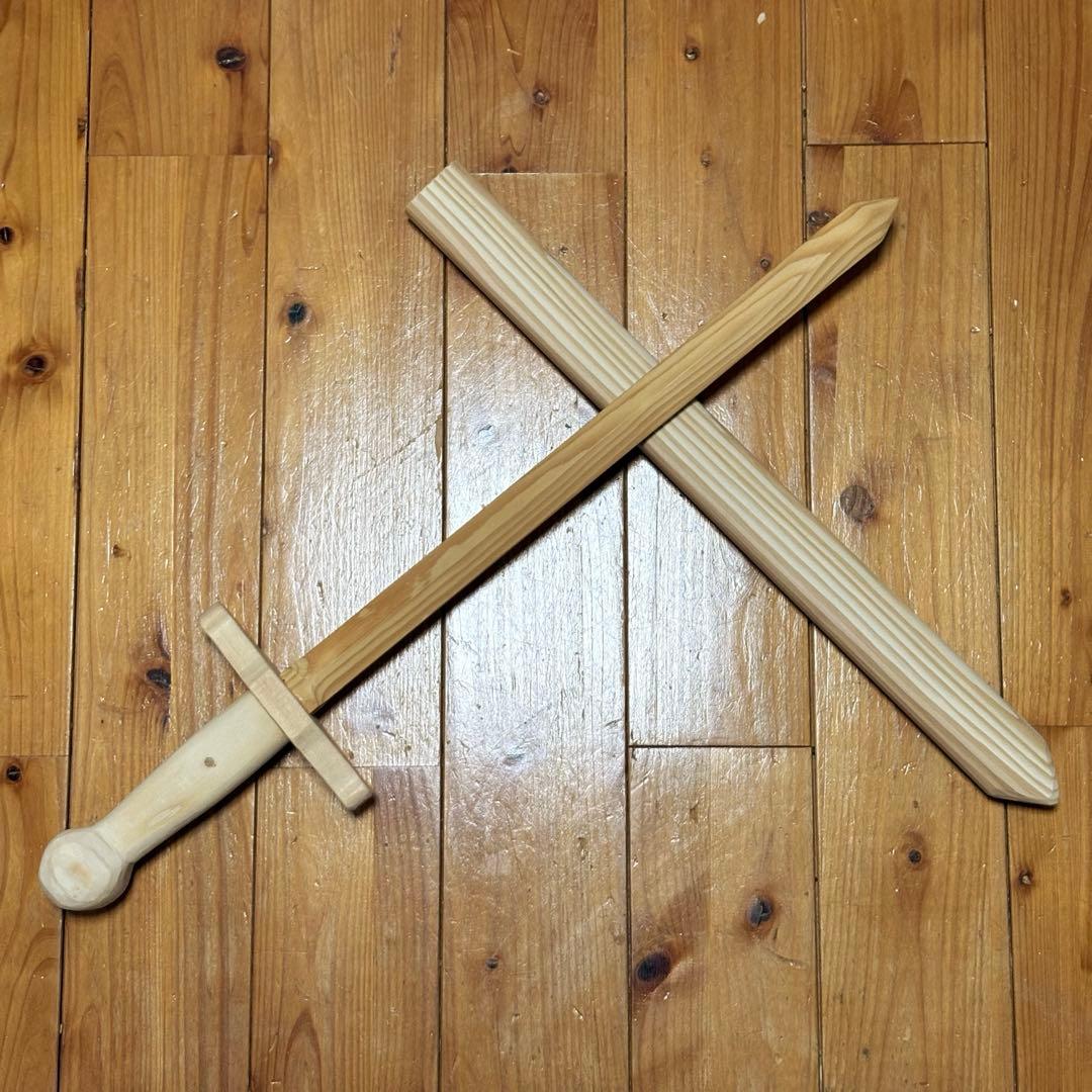 赤松造りの西洋風短剣 (木剣 剣 木刀 wood sword ) - メルカリ