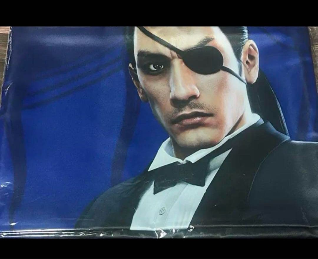 龍が如く 真島吾朗 シーツ 支配人 未開封 大人気シリーズ『龍が如く』に登場する真島吾朗の様々な表情を楽しめる