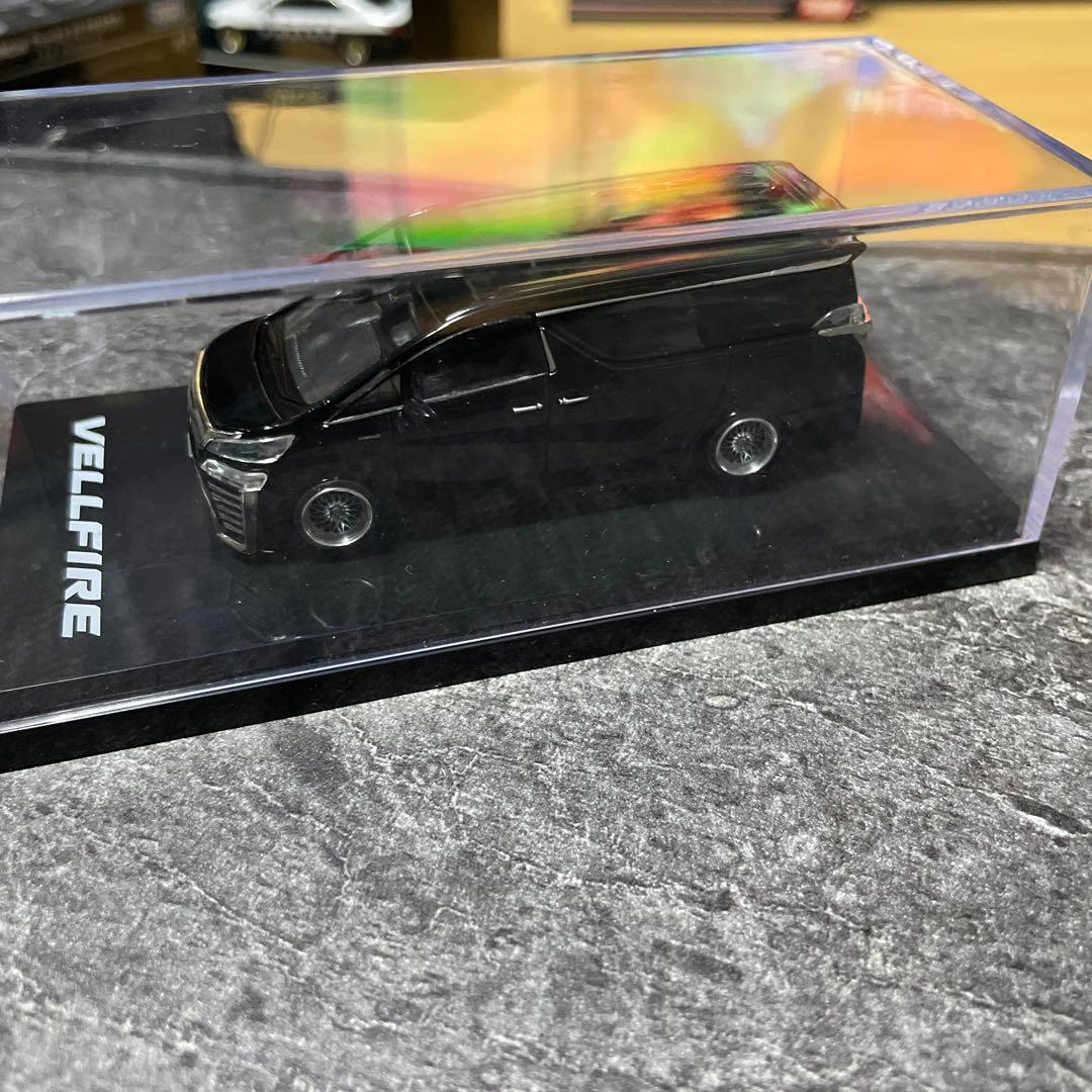 ヴェルファイア　ミニカー Amazon.co.jp: 1/30 ミニカー 新型ヴェルファイア 前期 カラーサンプル
