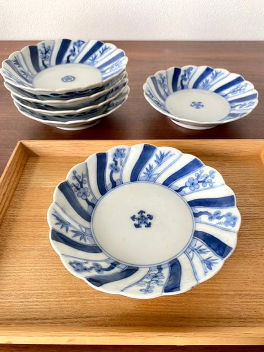 【松竹梅 五弁花】★中皿６枚揃★ 染付 渦福 角福 藍柿 骨董 アンティーク 清 順治染付松竹梅文角皿 五客揃 | LYAN ARTS' Collection onlin