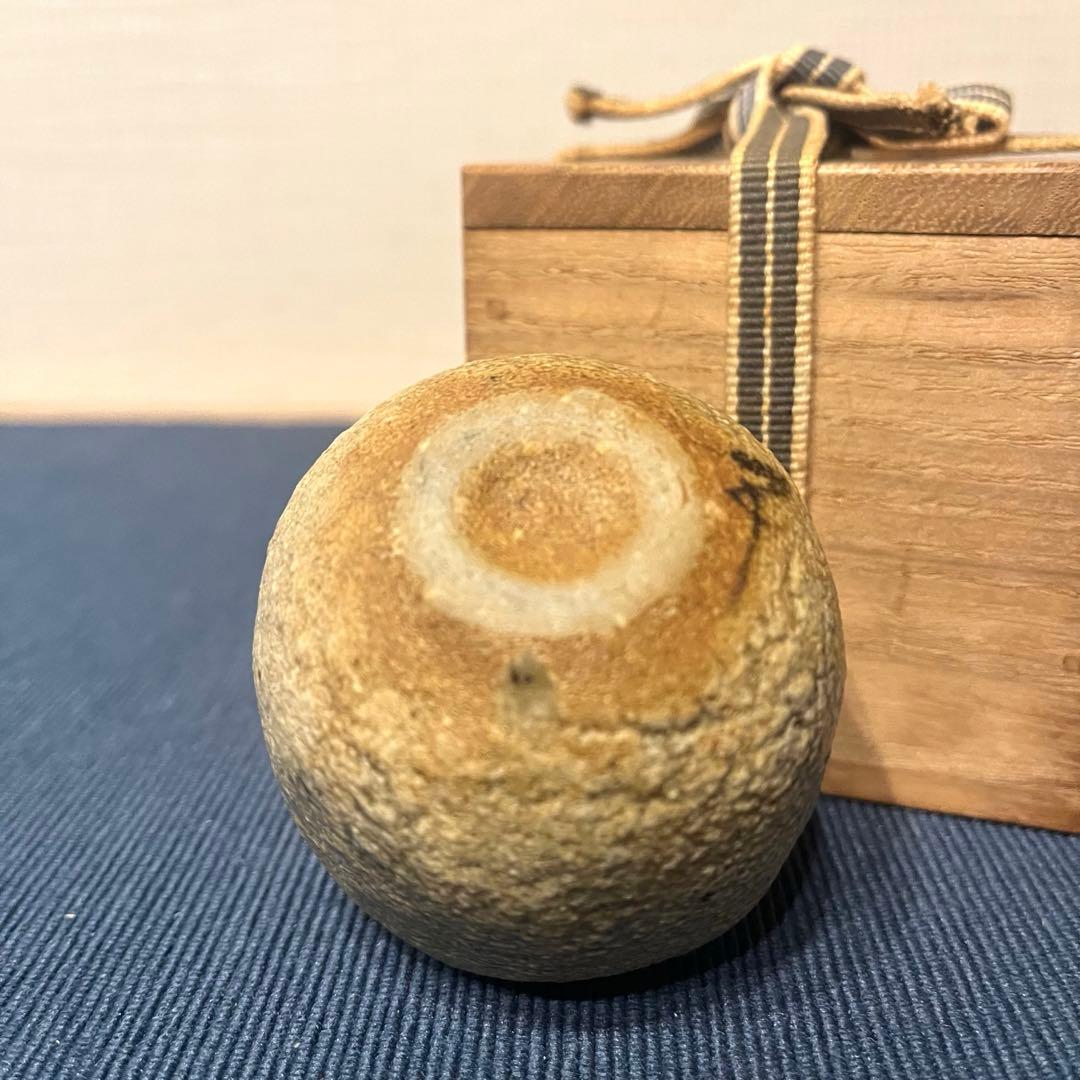 河本五郎作 灰釉 ぐい呑み おちょこ 共布 共箱 - メルカリ