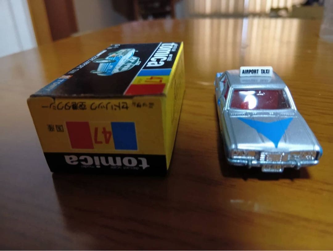 トミカ 黒箱 セドリック エアポート タクシー NO.47 1/65