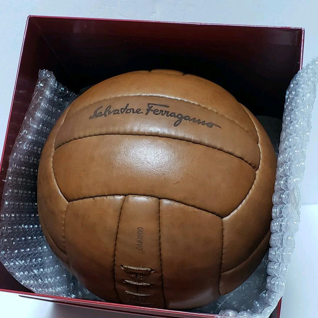 フェラガモ サッカーボール 500個限定 2002年 日韓 ワールドカップ 箱