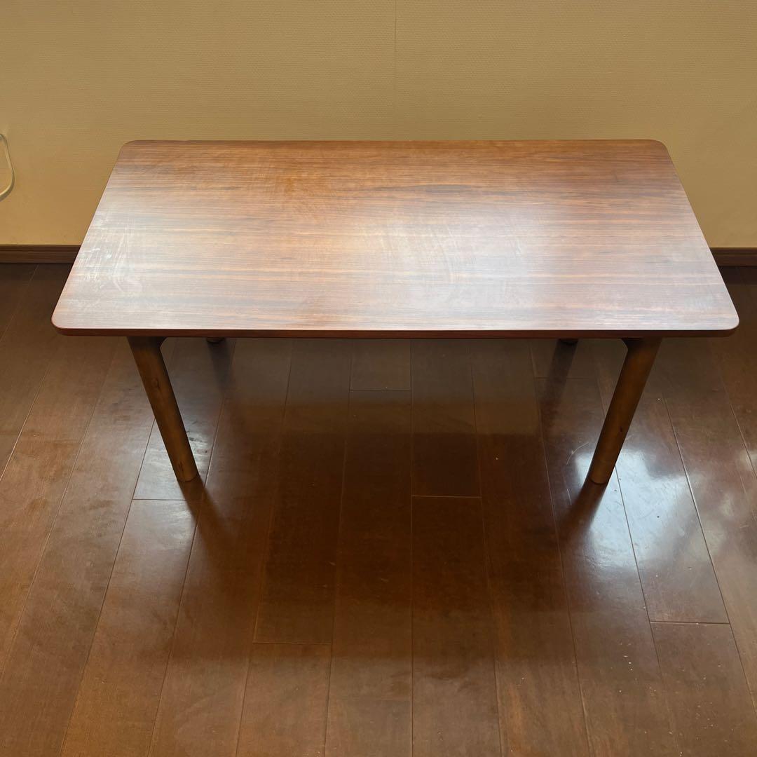 MUJI 無印良品 木製ローテーブル ウォールナット 廃盤品 無印良品(MUJI)のウォールナット無垢材 ローテーブルです。落ち着いた