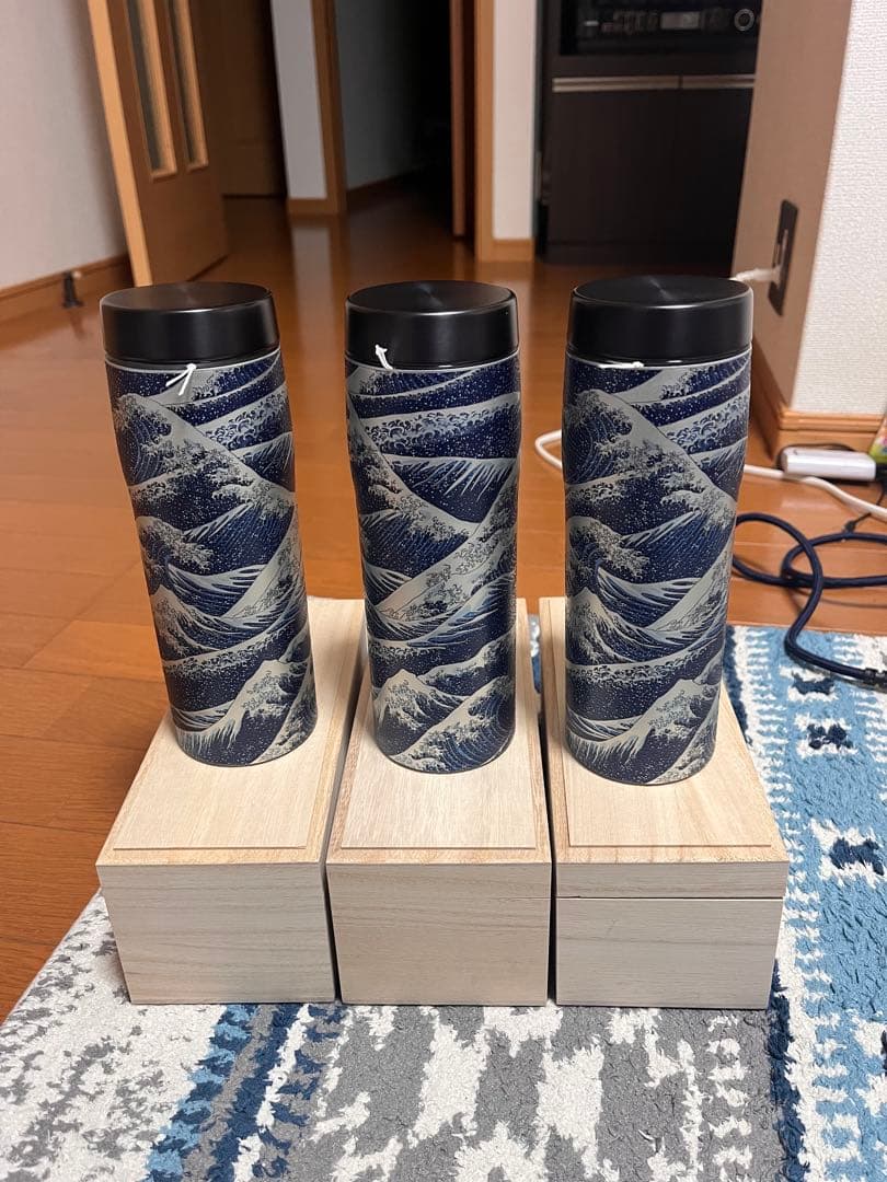 パゴン×タイガー波模様 ステンレス製水筒 3本セット 1本定価14,000円 パゴン×タイガー波模様 ステンレス製水筒 3本セット 1本定価14,
