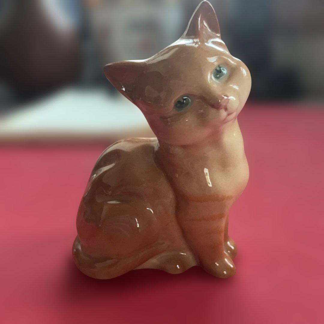 英国ビンテージ ロイヤルドルトンの上品な猫 英国アンティークの陶磁器の猫、ロイヤルドルトンのシャムネコの置物(m