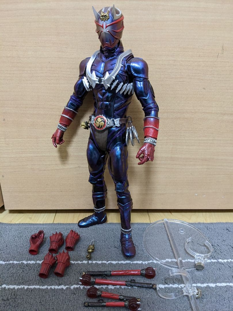 仮面ライダー 響鬼 メディコムトイ PROJECT BM！ projectBM! 仮面ライダー響鬼 ＆ 紅 レビュー - okurejeの日記