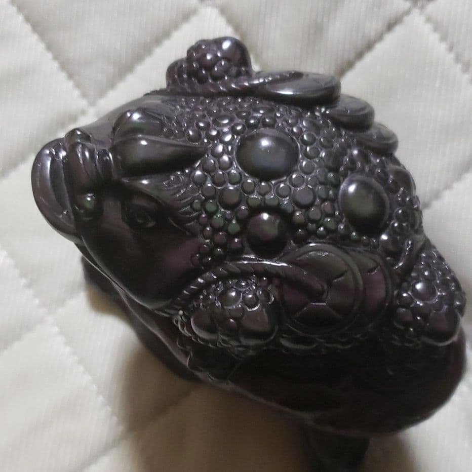 黒曜石三本脚錢蛙 Amazon.co.jp: 三本脚の蛙 特大 銭蛙 風水 開運 カエル 置物 : ホーム