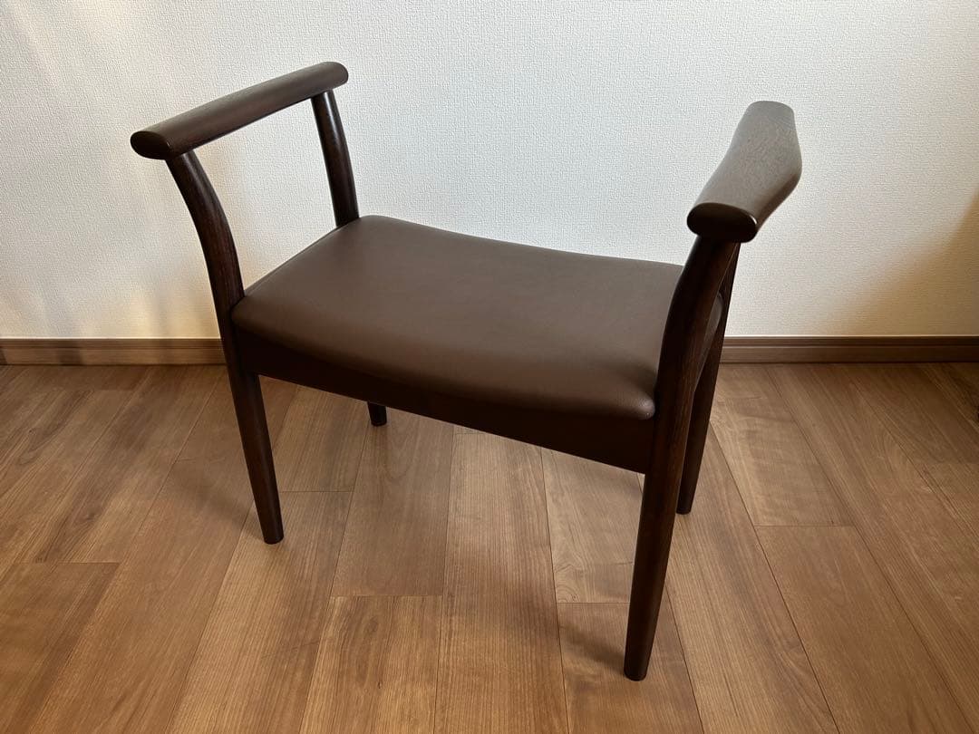 美品　マチュリテ ポーチェア 飛騨産業 キツツキ スツール 玄関椅子 maturite(マチュリテ)で取り扱われていたオーク材 Po Chair(ポーチェア