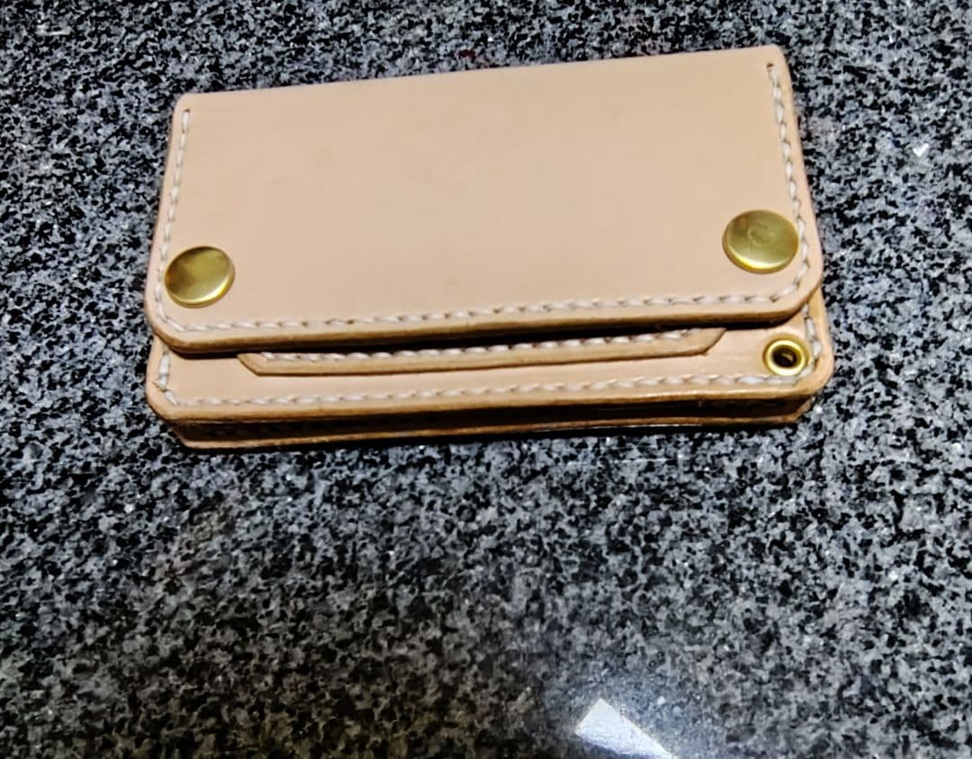 ミドルサイズトラッカーウォレット ナチュラル 桜のカービング トラッカーウォレット［カービング・ナチュラル］Trucker Wallet
