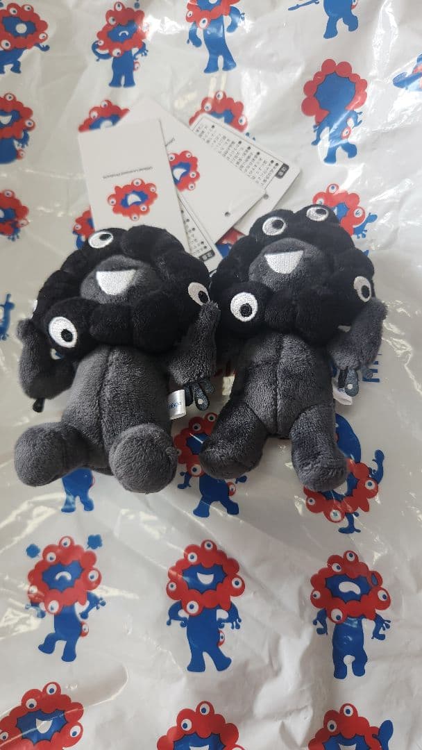 黒ミャクミャク　カラビナ　立ち・座りセット くろミャクミャク　ぬいぐるみ 大阪万博 2種セット ミャクミャク 座り 立ち ぬいぐるみ 黒 黒