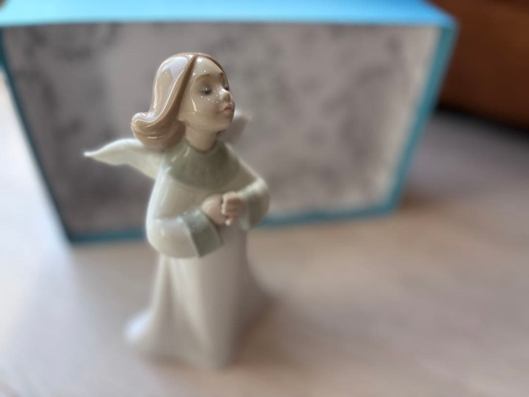 リヤドロ　天使 新品 人形 置物 LLADOR 陶器製アンティーク LLADRO（リヤドロ） 置物 可愛い一休み 型4541 天使 エンジェル