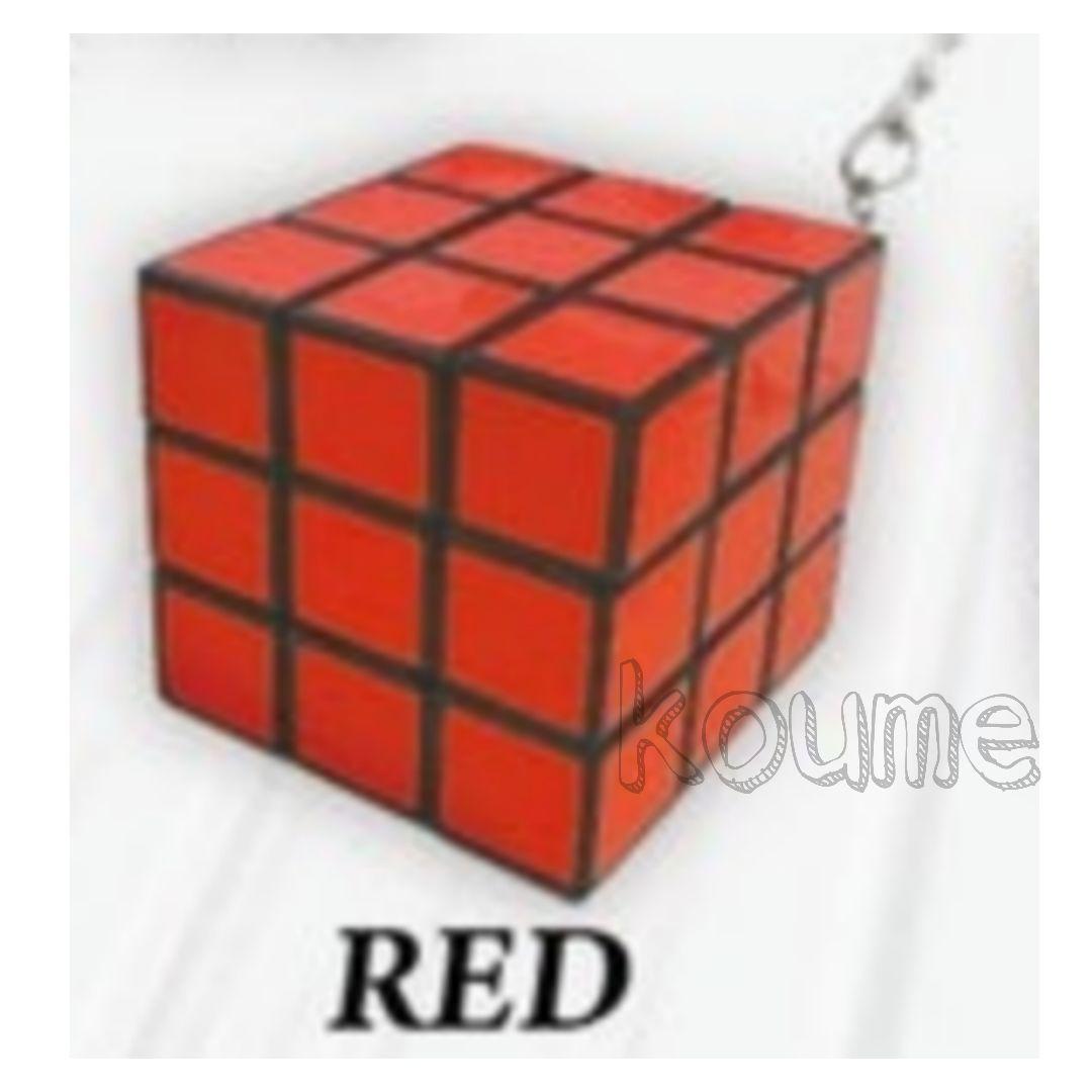 アンミカ 白って200色あんねん 白キューブ ルービックキューブ 赤 red
